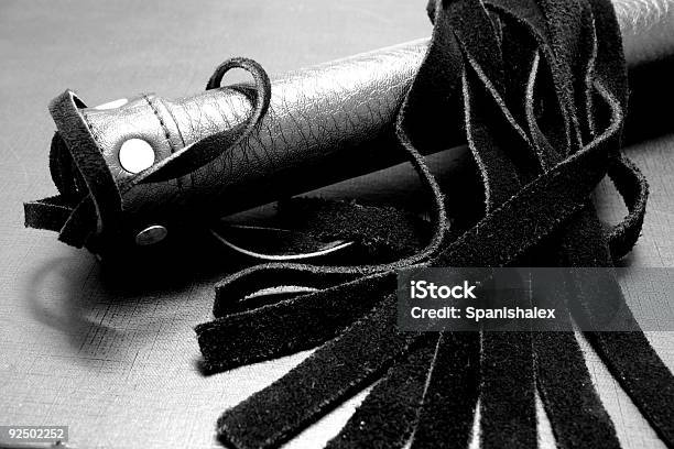 Látigo En Blanco Y Negro Foto de stock y más banco de imágenes de Sumisión - Sumisión, Dominación, Dominatrix
