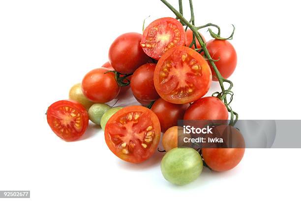 Tomate Cereja - Fotografias de stock e mais imagens de Alimentação Saudável - Alimentação Saudável, Comida, Cor verde