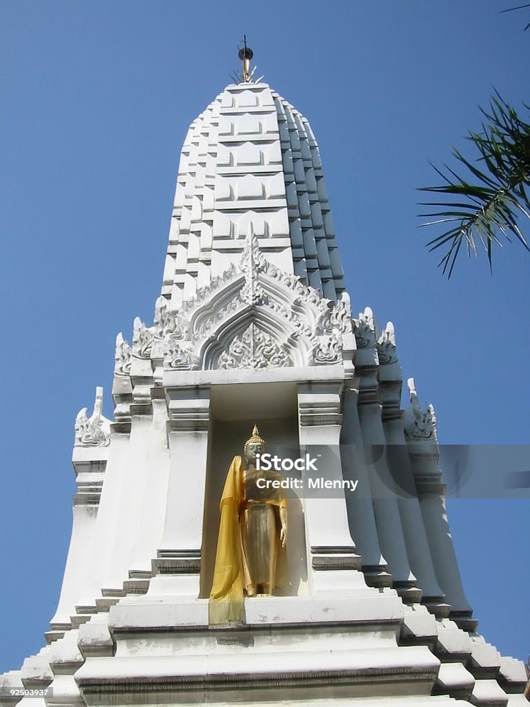 Posąg Buddy w Bangkoku w Tajlandii świątyni - Zbiór zdjęć royalty-free (Tajlandia)
