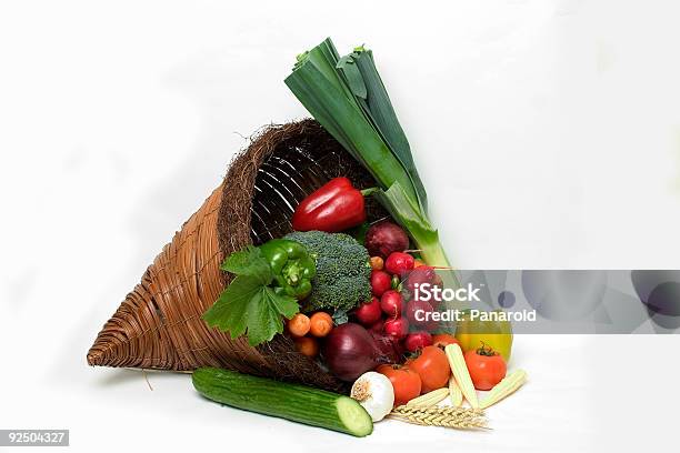 Овощной Cornucopia1 — стоковые фотографии и другие картинки Бумажный рожок - Бумажный рожок, Огород, Без людей