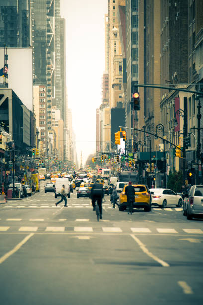 istock Nonrecognizable NYC Street Scene 925044044