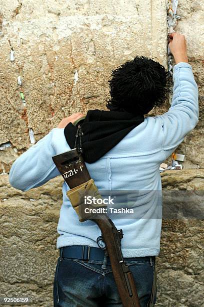 Lo Que Desea Foto de stock y más banco de imágenes de Rezar - Rezar, Antiguo, Arma