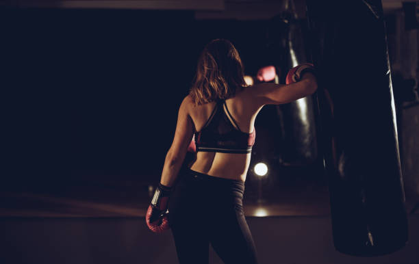 istock Fit boxing girl 925083670