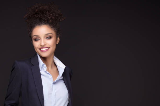istock Young beautiful business woman posing. 925083882