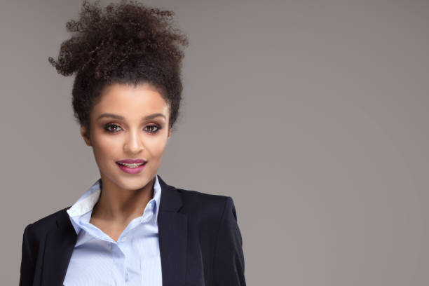 istock Young beautiful business woman posing. 925084142
