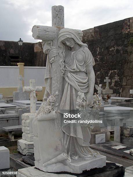 Cmentarz 3 - zdjęcia stockowe i więcej obrazów Chrześcijaństwo - Chrześcijaństwo, Cmentarz, Fotografika