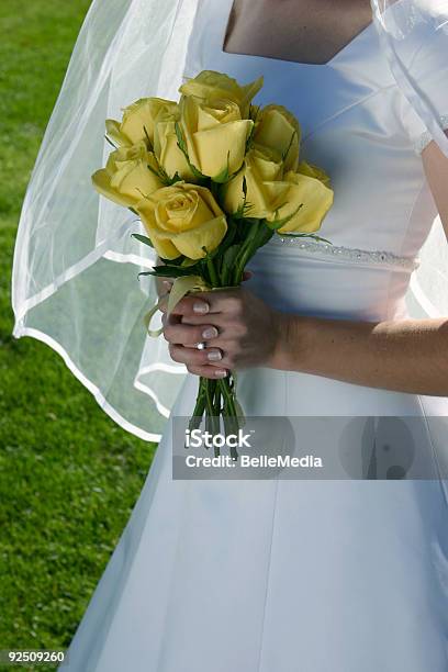 Photo libre de droit de Fleurs De Mariage banque d'images et plus d'images libres de droit de Adulte - Adulte, Amour, Bague - Bijou