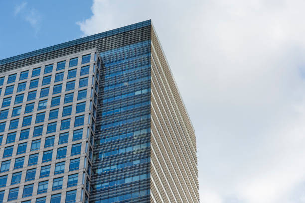 istock Office building in London 925096170