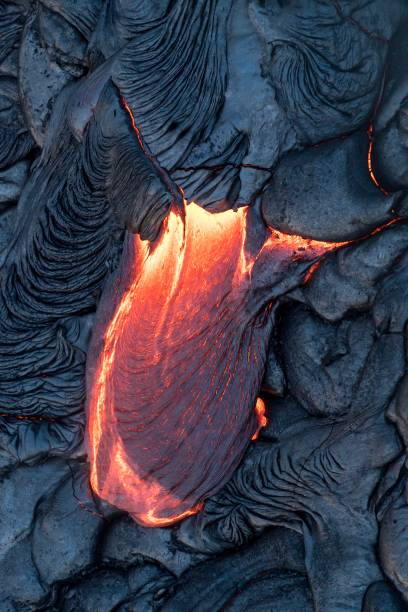 istock Lava flow on the Big Island of Hawaii 925097672
