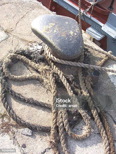 Photo libre de droit de Dans Le Port banque d'images et plus d'images libres de droit de Artisanat - Artisanat, Balise flottante, Bateau à rames