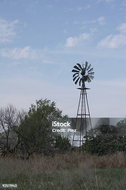 Windmühle Sillouhette 2 Stockfoto und mehr Bilder von Agrarbetrieb - Agrarbetrieb, Baum, Erdölpumpe