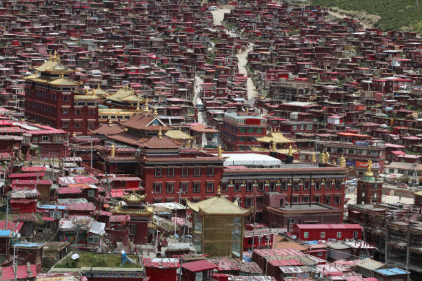 istock Top view monastery at Larung gar (Buddhist Academy), Sichuan, China 925122306