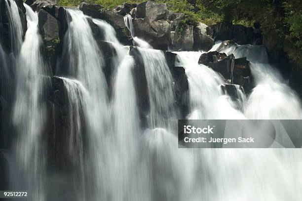 De Água - Fotografias de stock e mais imagens de Grande - Grande, Liso, Pedra - Rocha