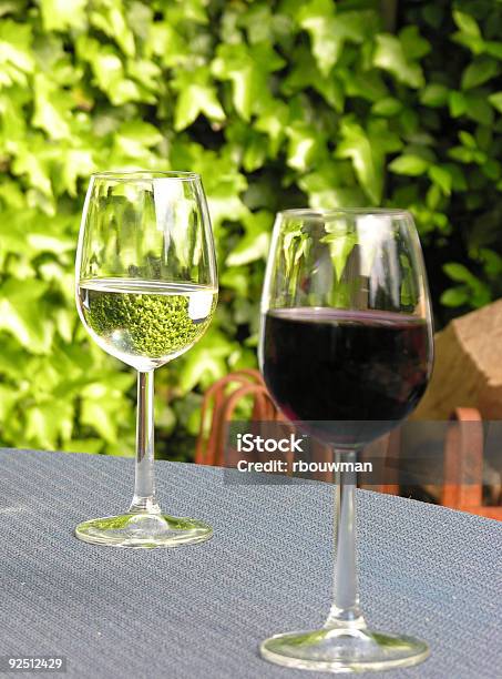 ワイングラス - お祝いのストックフォトや画像を多数ご用意 - お祝い, しぶき, しぶきを上げる