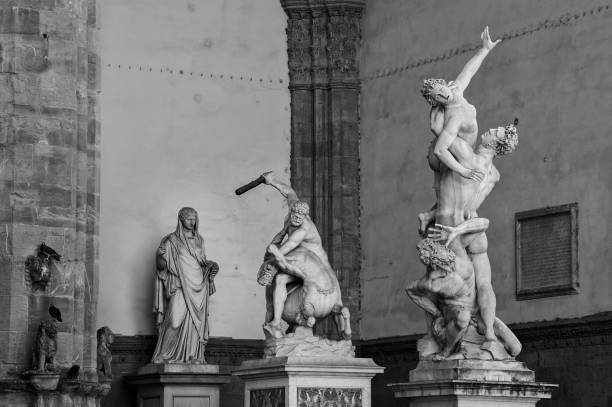 sculpture the rape of the sabine women, hercules and the centaur - loggia dei lanzi imagens e fotografias de stock