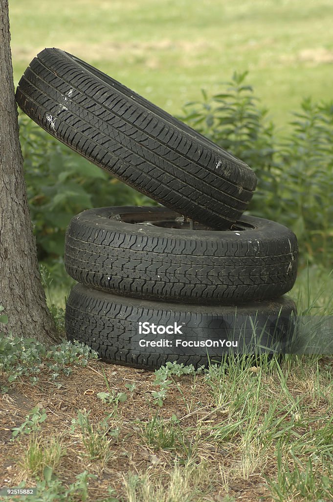 Tires de basura - Foto de stock de Aferrarse libre de derechos