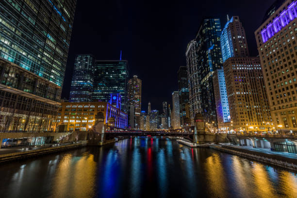istock Chicago downtown by the river at night 925160434