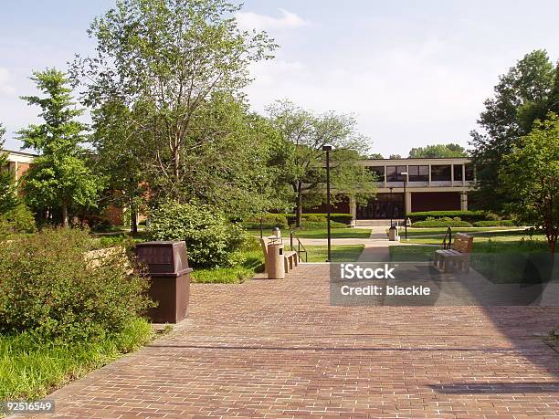 Collegecorporate Campus Stockfoto und mehr Bilder von Atrium - Grundstück - Atrium - Grundstück, Sitzbank, Architektur