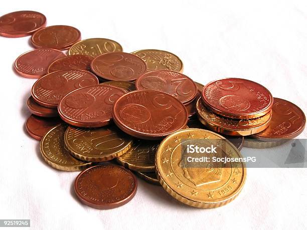 Euro Cent Stockfoto und mehr Bilder von Abhängigkeit - Abhängigkeit, Amerikanische Geldmünze, Auseinander