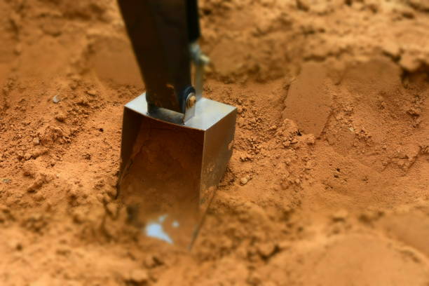 istock Shovel of a tractor 925197250