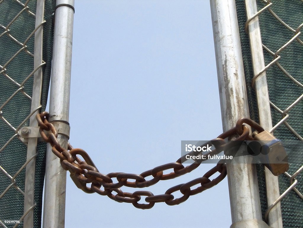 Chained Gate - Lizenzfrei Baustellenabsperrung Stock-Foto