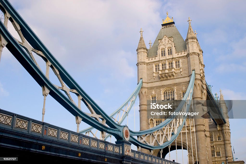Tower Bridge w Londynie, Wielka Brytania - Zbiór zdjęć royalty-free (Punkt odniesienia)
