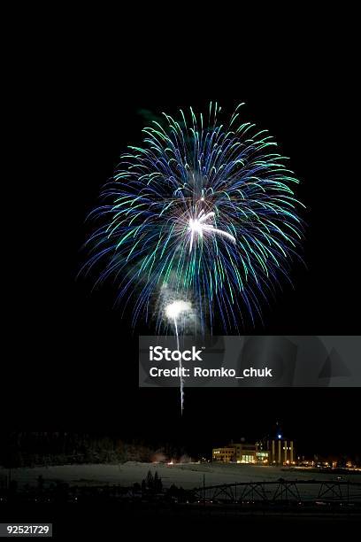 Blu E Verde Fireballs - Fotografie stock e altre immagini di Cielo - Cielo, Colore verde, Composizione verticale