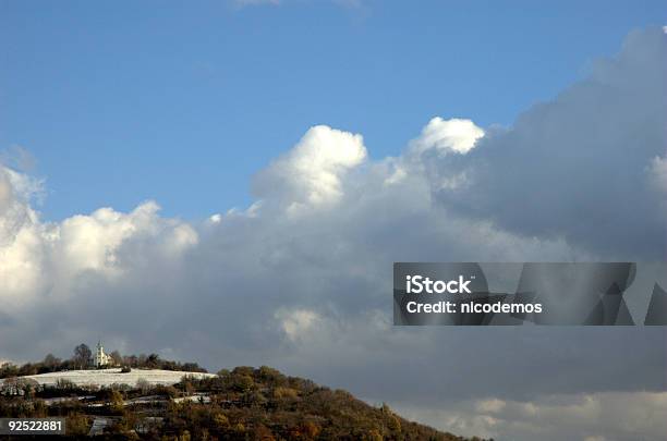 Kapelle Stockfoto und mehr Bilder von Anhöhe - Anhöhe, Aussicht genießen, Außenaufnahme von Gebäuden