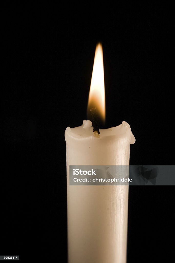 Brennende Kerze - Lizenzfrei Beleuchtet Stock-Foto
