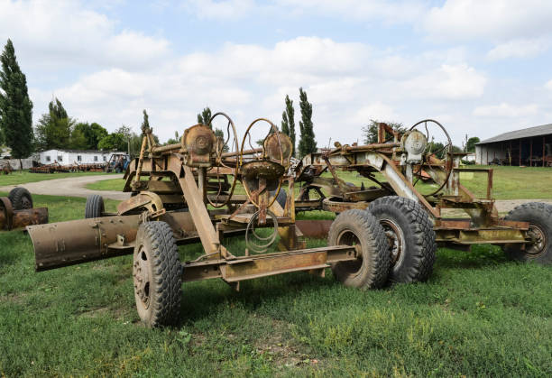 istock Grader on a trailer for heavy equipment. 925241094