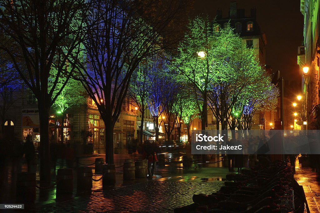 Rue pavée de nuit - Photo de 8-9 ans libre de droits