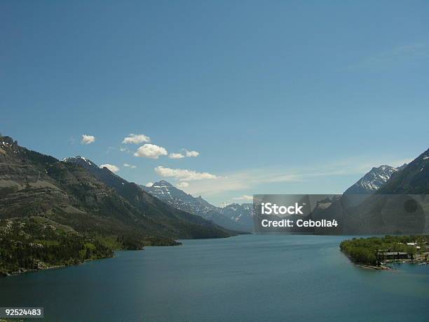 Foto de Olhando Para Montana De Waterton Canadá e mais fotos de stock de Alberta - Alberta, Alto - Descrição Geral, Azul