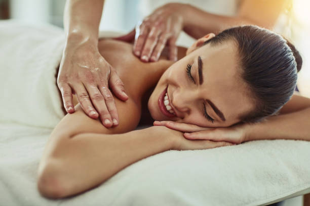 istock Book a massage and relaxation happen 925256592