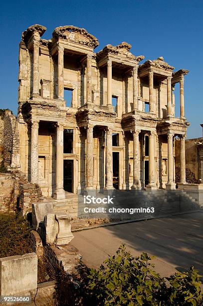 Biblioteca De Celsus - Fotografias de stock e mais imagens de Ao Ar Livre - Ao Ar Livre, Arcaico, Arquitetura