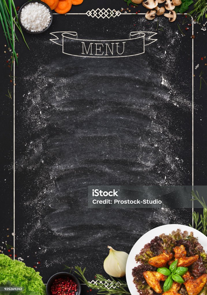 レストランのメニューのモックアップとして黒い黒板 - メニューのロイヤリティフリーストックフォト
