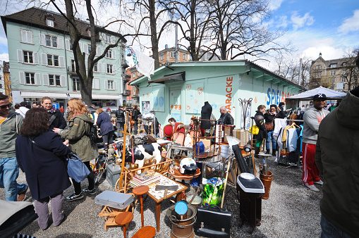The Flea Market Kanzlei in Zurich is the biggest Second Hand Marked in Town. It is located in the 4th District next to the Helvetia Square. The Market is opened every Saturday.