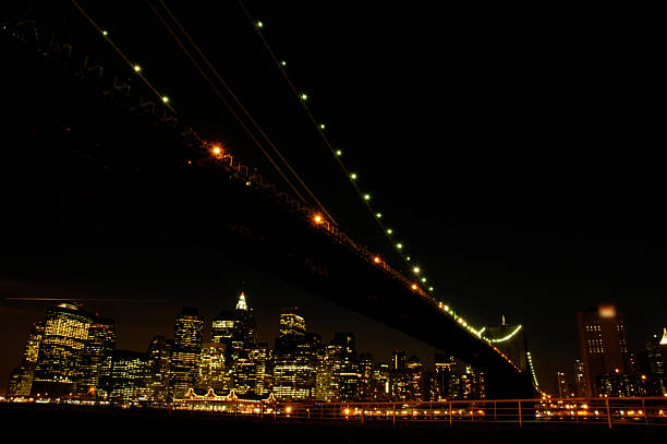 La ciudad de Nueva York en la noche - foto de stock