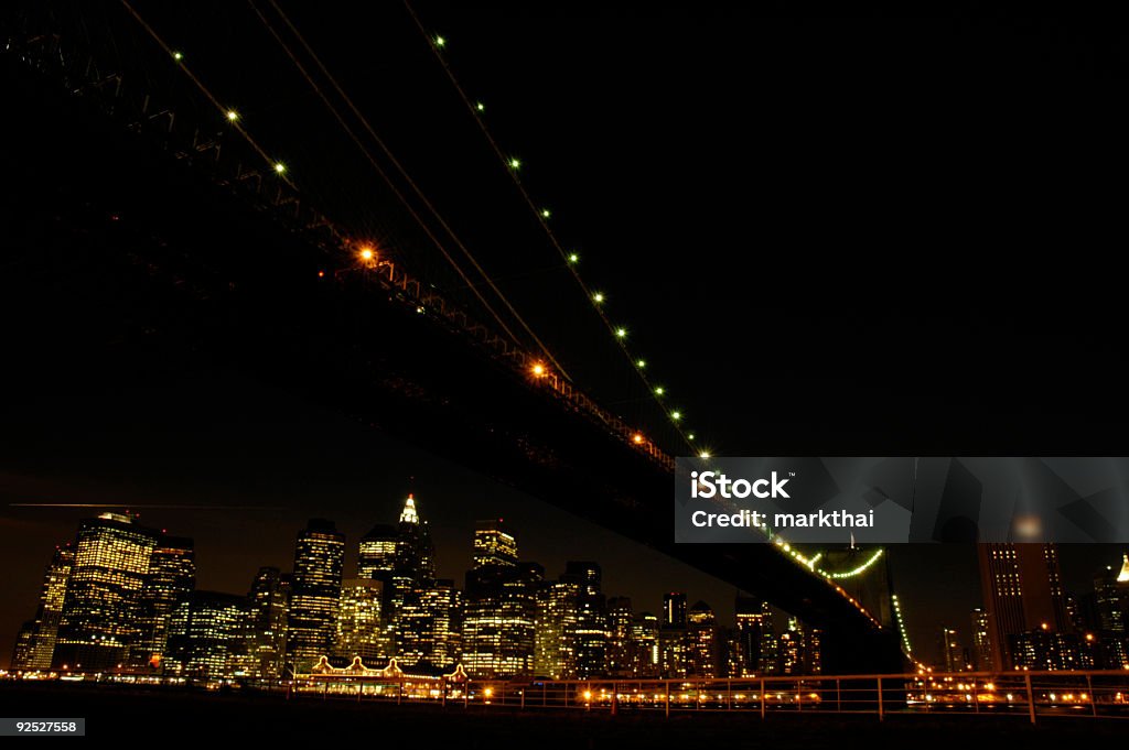 Нью-Йорк ночью - Стоковые фото Архитектура роялти-фри