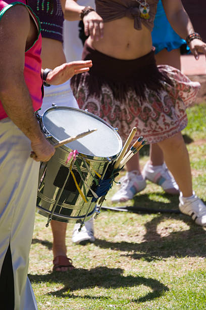 batterista - samba dancing dancing drum drumstick foto e immagini stock