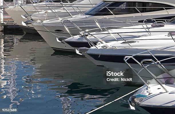 Boote Vertäut Stockfoto und mehr Bilder von Anker - Anker, Anker werfen, Fahrzeugkabine