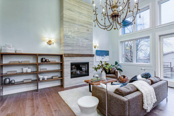istock Incredible light and airy living room with high ceiling in a new construction home. 925287942