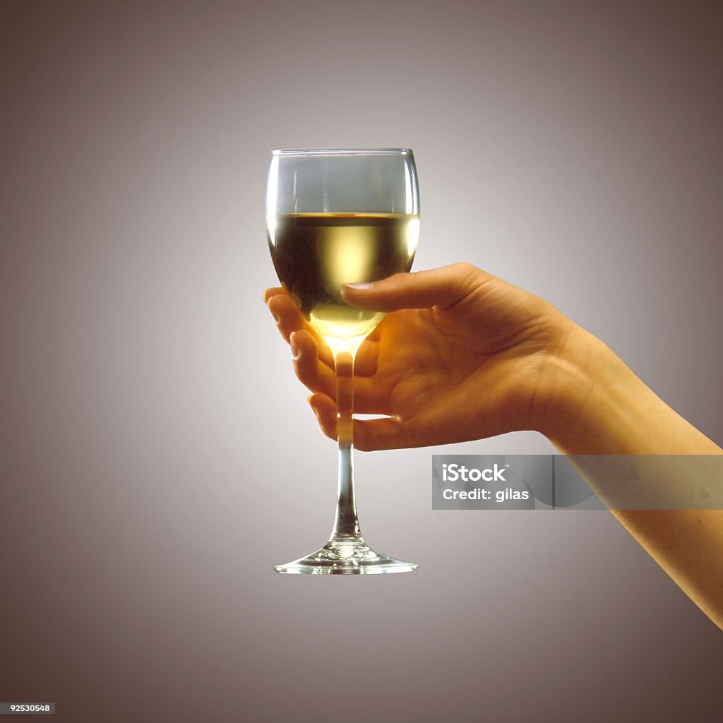 Copa de vino de mano de mujer - Foto de stock de Adulto libre de derechos