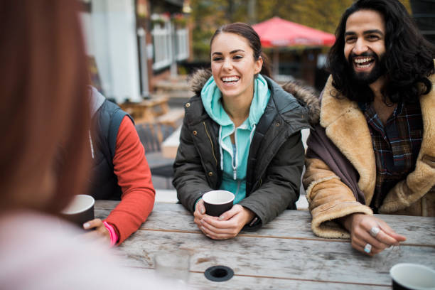 istock A Group Of Friends Getting A Coffee 925327302