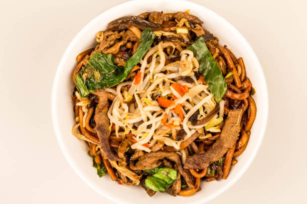 istock Chinese Shanghai Fried Beef With Noodles 925436852