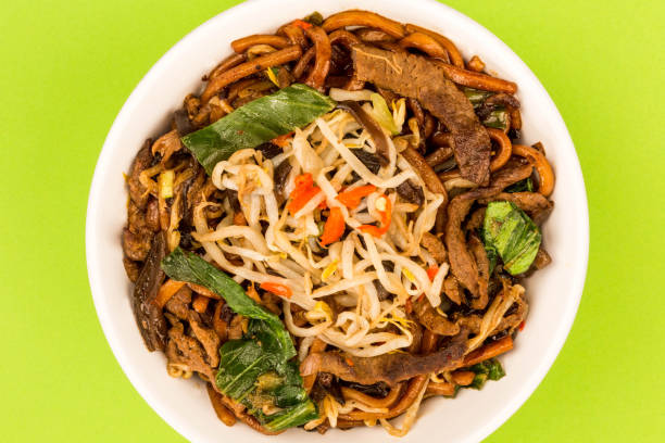 istock Chinese Shanghai Fried Beef With Noodles 925436954