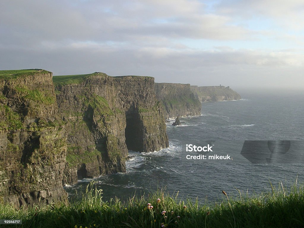 モハーの断崖、アイルランドウエストコートの海岸沿いの風景 - しずくのロイヤリティフリーストックフォト