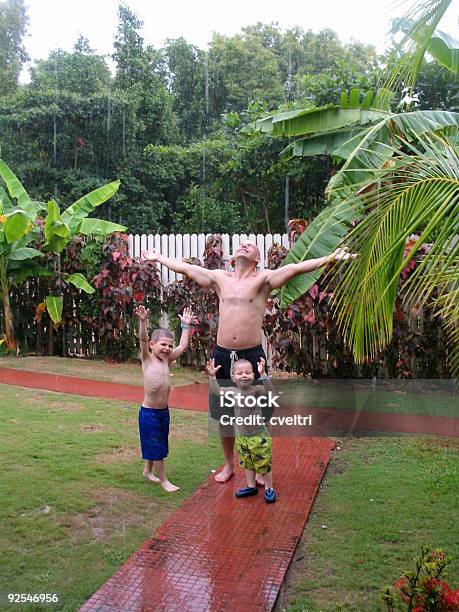 Chuva Da Jamaica - Fotografias de stock e mais imagens de Criança - Criança, Filho, Imitação