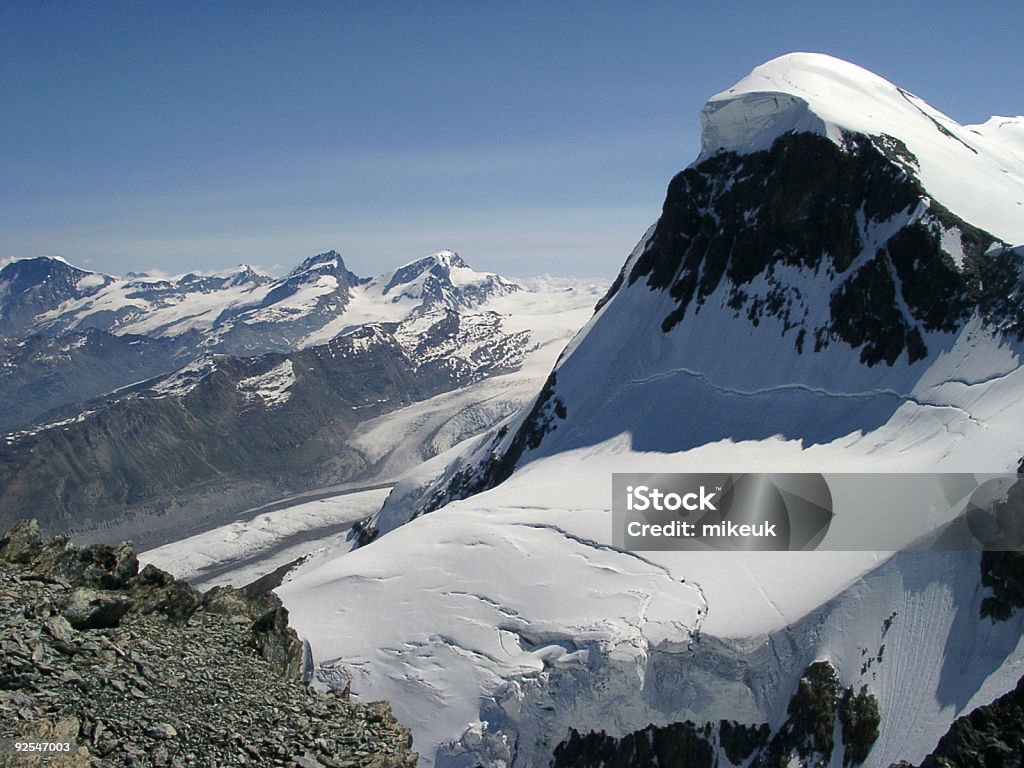 Alpine paesaggio di montagna - Foto stock royalty-free di Adulto