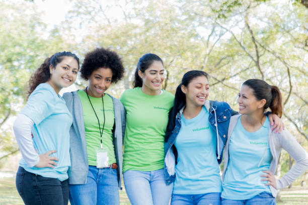 istock Group of female volunteers 925477034