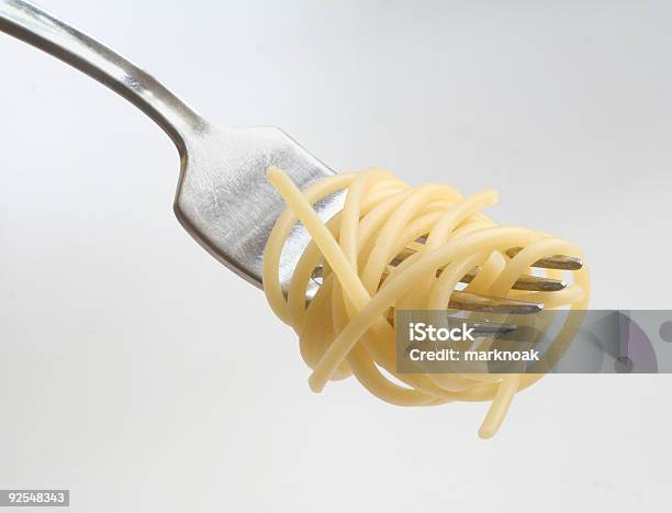 Foto de Bifurcação E Spagetti e mais fotos de stock de Almoço - Almoço, Com Fome, Comida